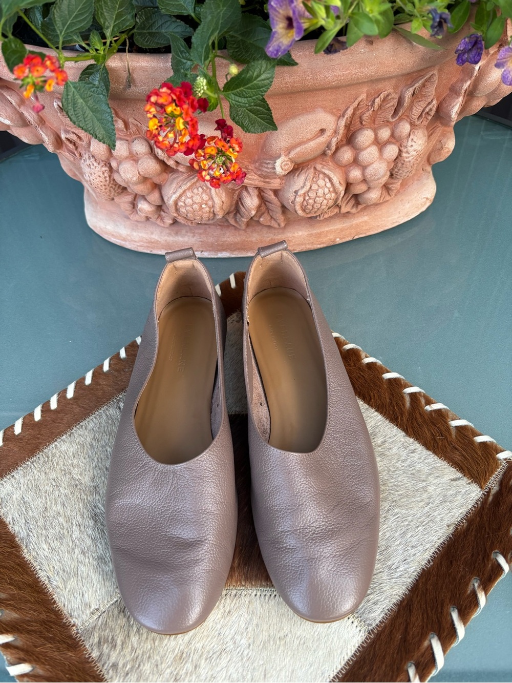 Everlane Day Glove Leather Flat in Leather - Picture 7 of 9